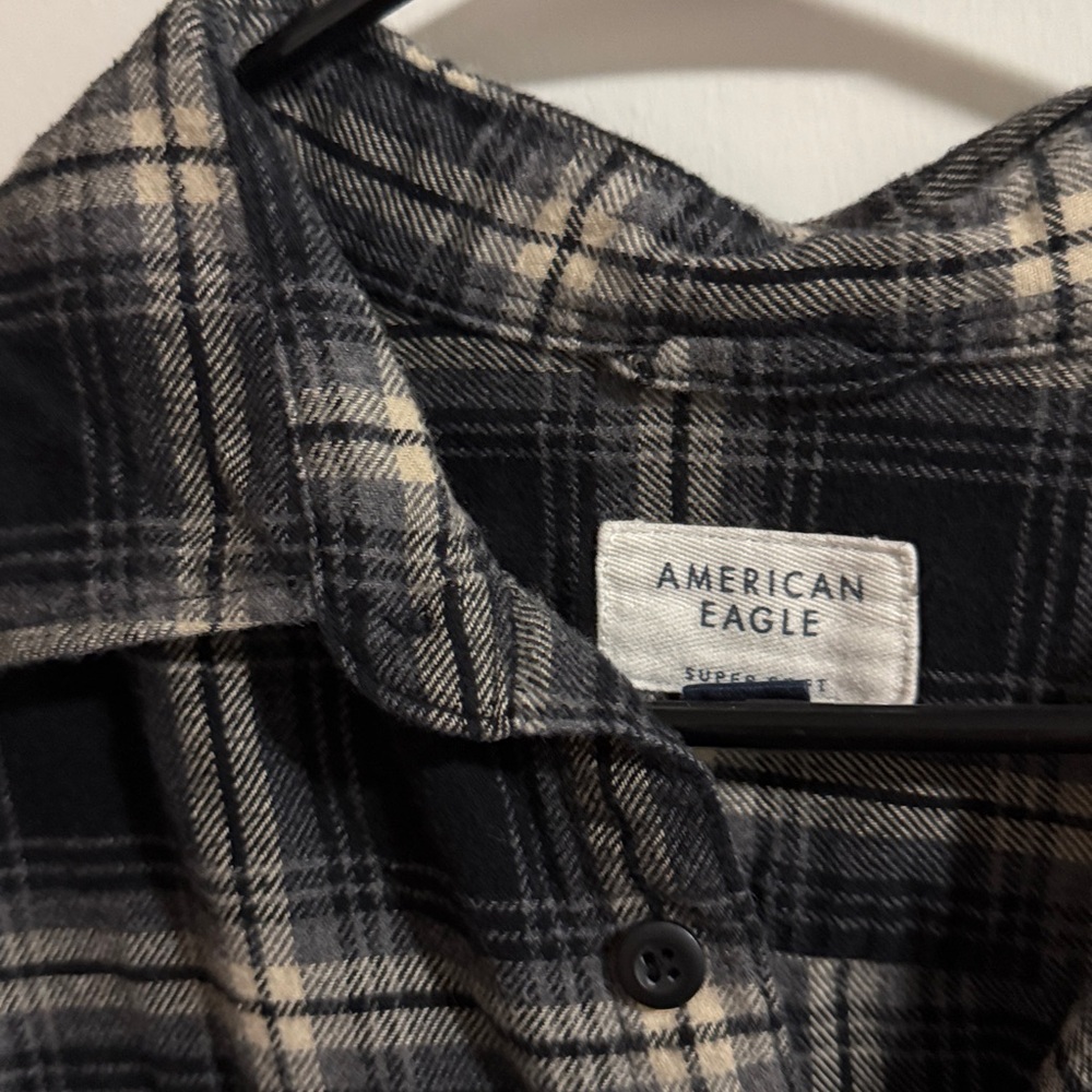 American Eagle Outfitters Black and Cream Plaid Shirt - Picture 3 of 3